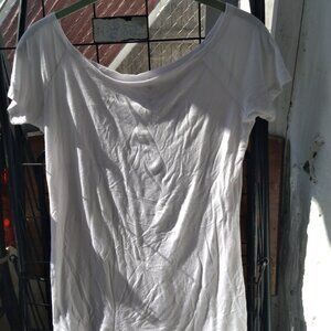 WHITE SHORT SLEEVE TOP TEE ROUND NECK STRETCH SIZE SMALL FUINLOTH OFF-SHOULDER